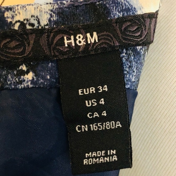 Sleeveless Navy Floral Dress by H&M - Picture 2 of 10